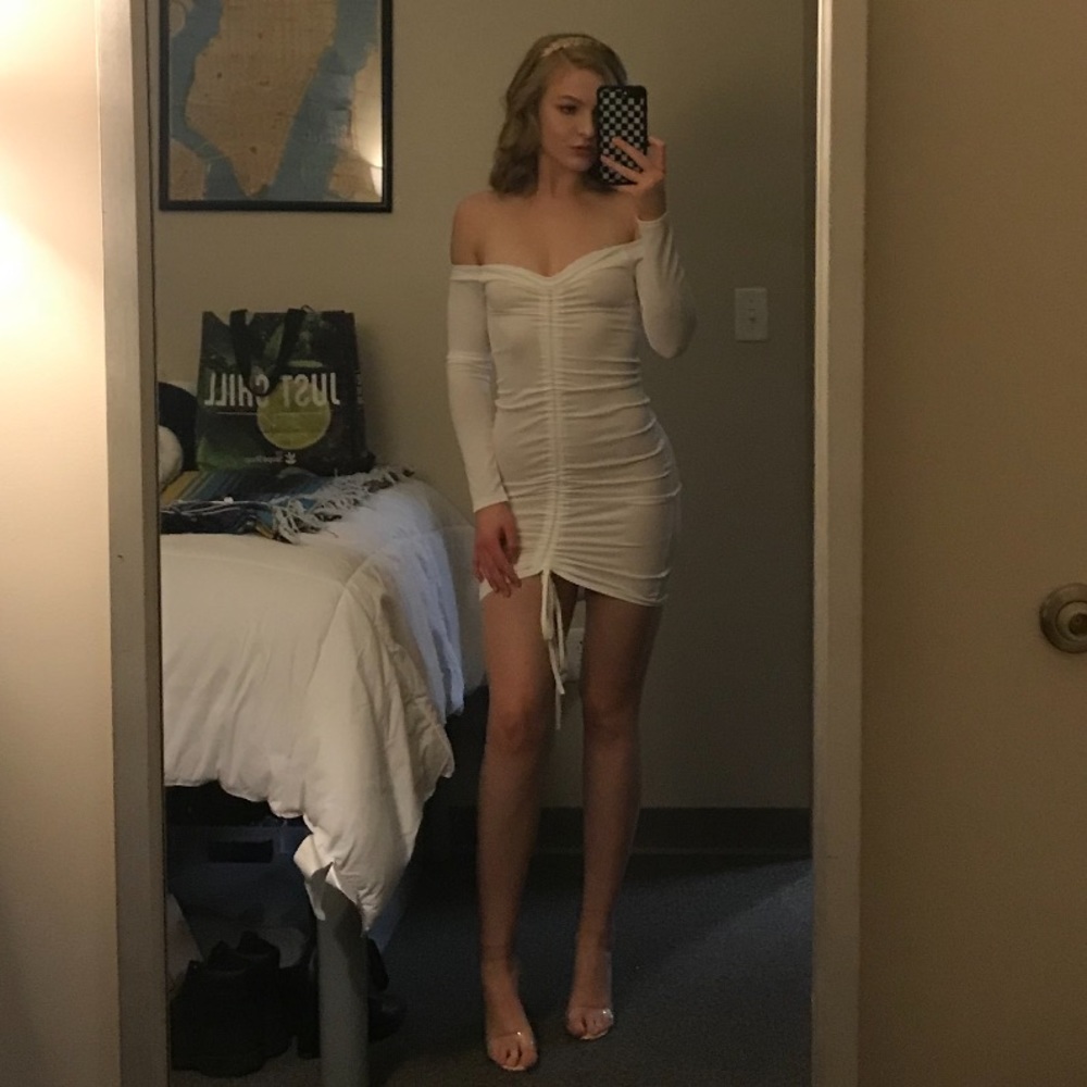 🛍 White Ribbed Long Sleeve Ruched Bodycon Dress - Picture 6 of 7